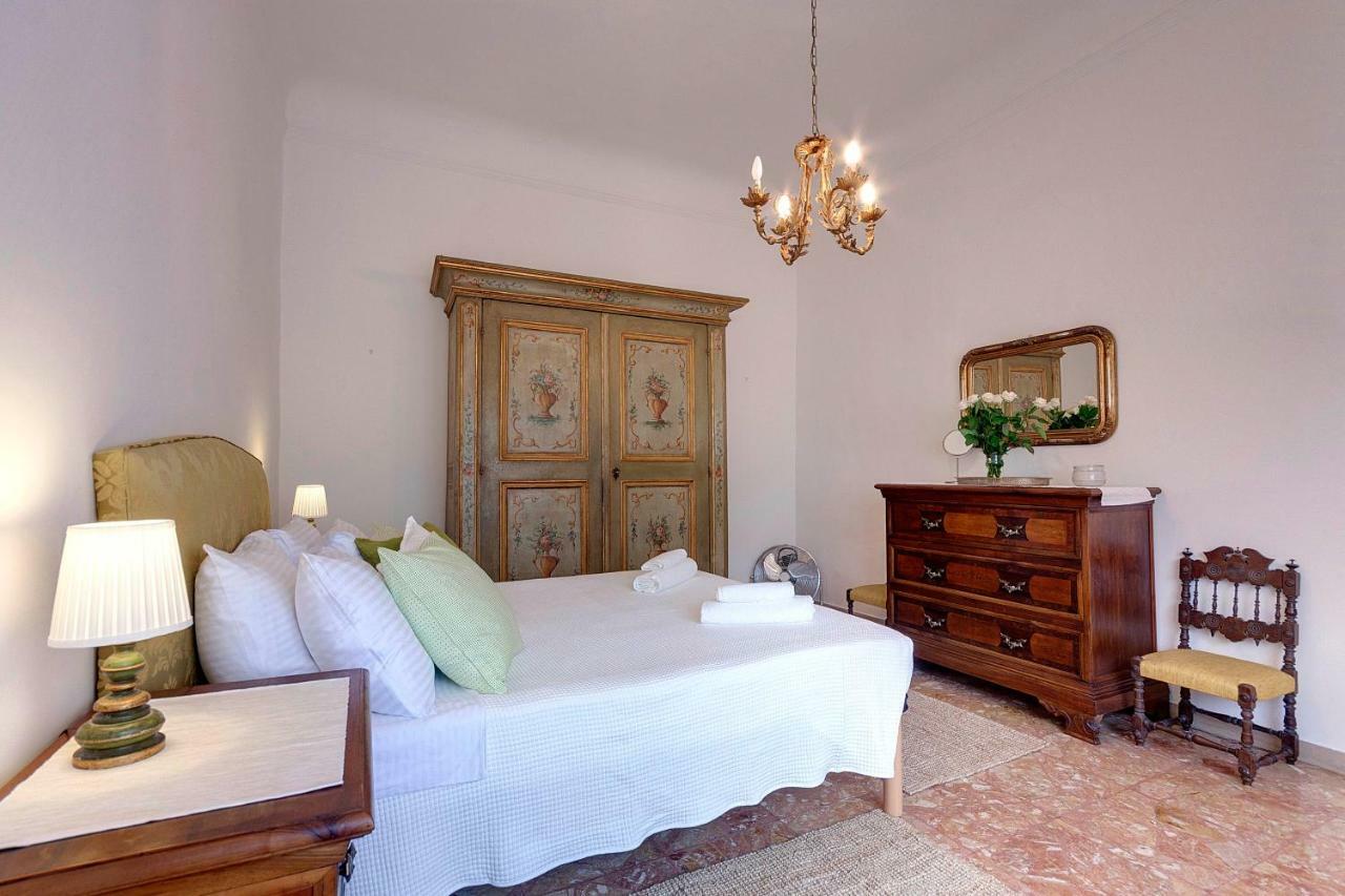 Historical Apartment Spectacular Arno View With Balcony From 12 Th Century. Florenz Exterior foto